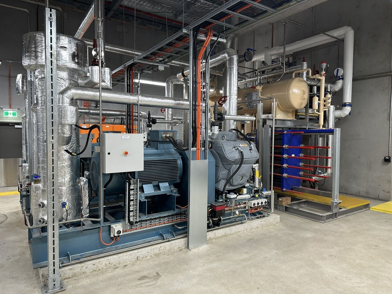 Industrial Ammonia Heat Pump for 88°C Hot Water heat exchanger case study