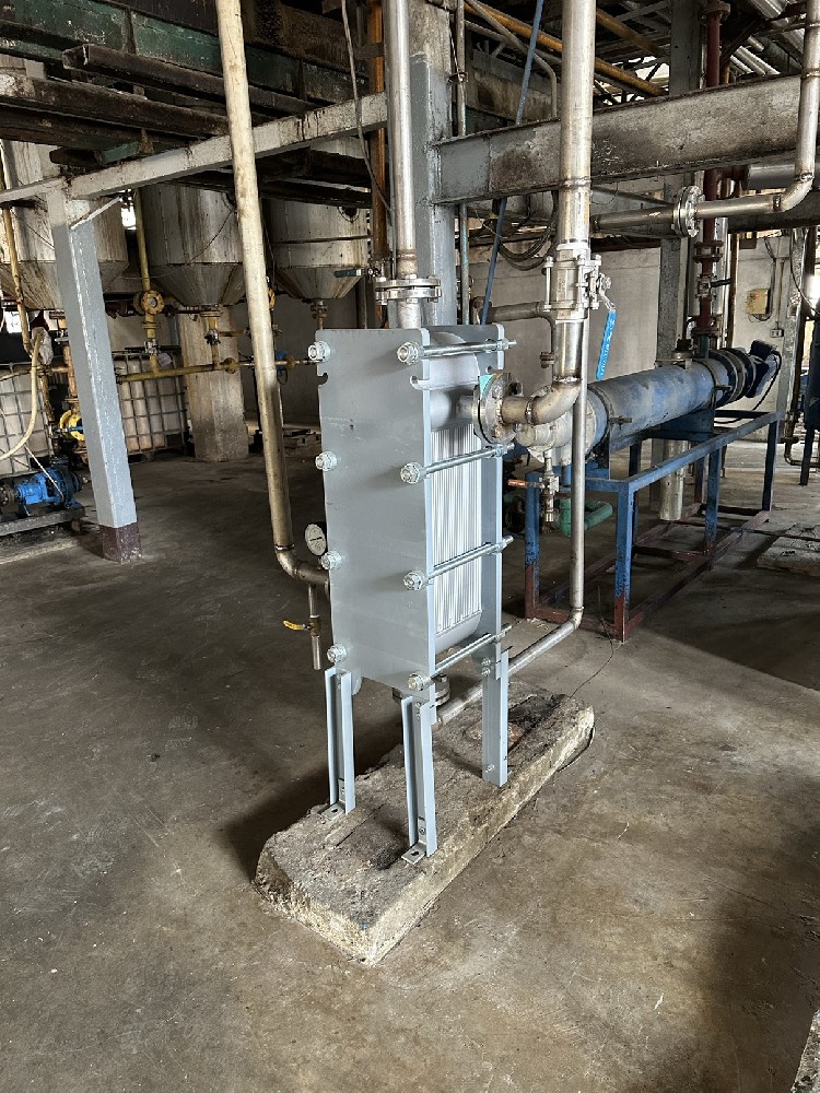 Block Heat Exchanger for Polyol Formula Jacket Tank Cooling